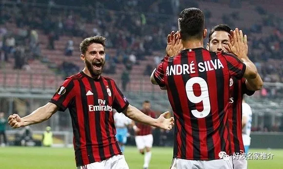  AC米兰边路传中制造杀机战胜卡利亚里缩小差距  