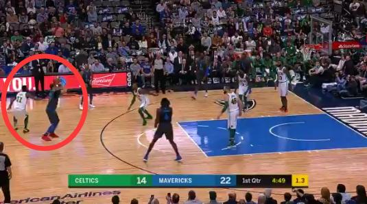  东契奇压哨三分绝杀独行侠加时战胜雷霆